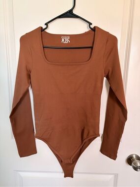 Square Neck Long Sleeve Bodysuit - Brown